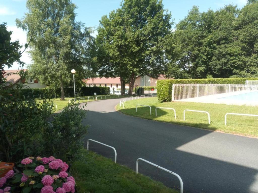 Апартаменты Le Petit Park-Studio-Terrasse- Piscine-Wifi Fibre По Экстерьер фото